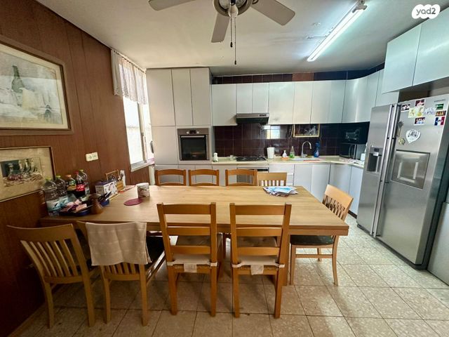 דירה, אריה בן אליעזר, נווה יהושע, ערמונים, רמת גן