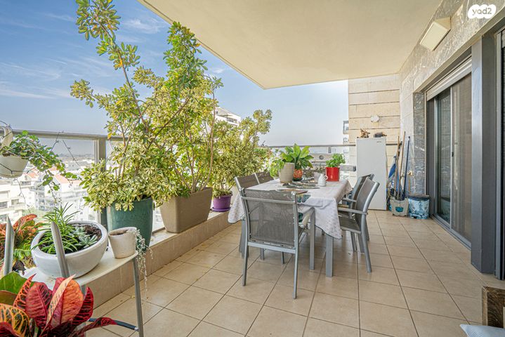 גג/ פנטהאוז, זמיר עמנואל 8, הזמר העברי, כפר סבא