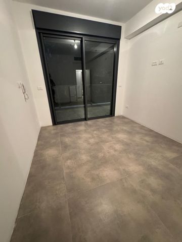 דירה, הר מירון, נווה ישראל, הרצליה