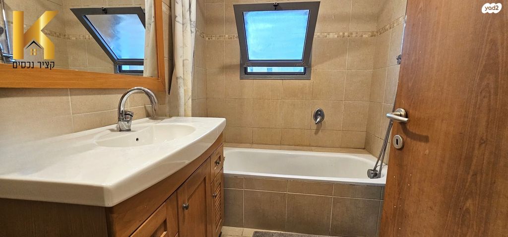 גג/ פנטהאוז, מגדיאל, הוד השרון