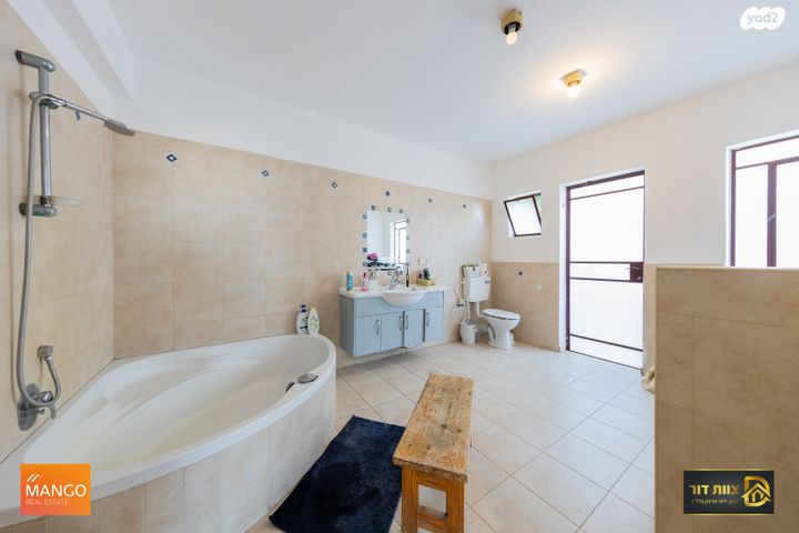 בית פרטי/ קוטג', חרוב, שגיא, אלפי מנשה