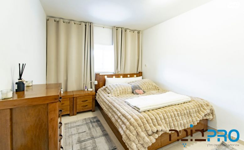 דירה, שלמה קפלנסקי, רמז, מערב ותיק, ראשון לציון