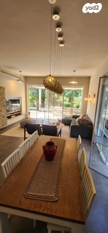 דו משפחתי, נווה שרת, זכרון יעקב