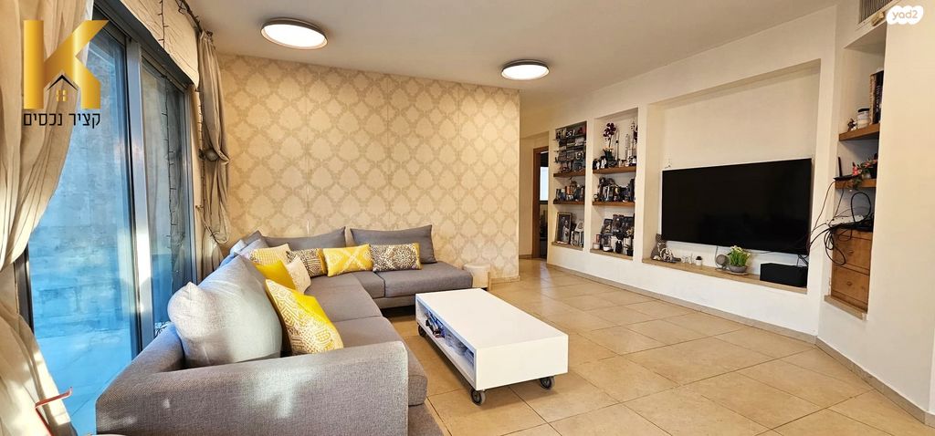 גג/ פנטהאוז, סתיו, מגדיאל, הוד השרון