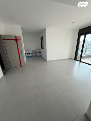 דירה, הנרייטה סולד, שעריה, פתח תקווה