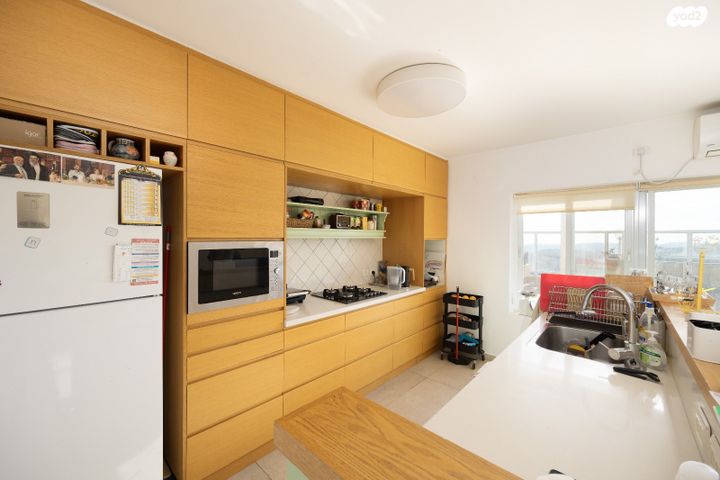 גג/ פנטהאוז, אליהו בית צורי 3, ארמון הנציב, תלפיות מזרח, ירושלים