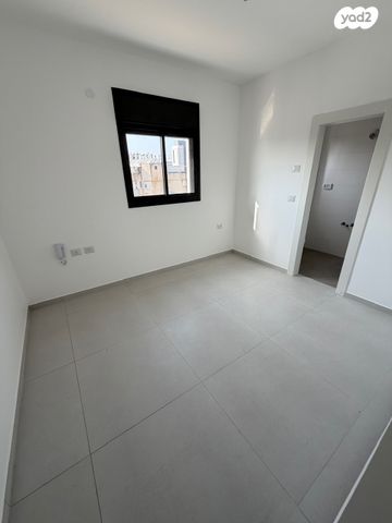 דירה, הנרייטה סולד, שעריה, פתח תקווה