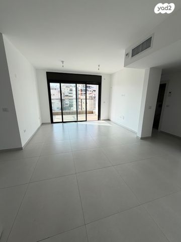 דירה, הנרייטה סולד, שעריה, פתח תקווה