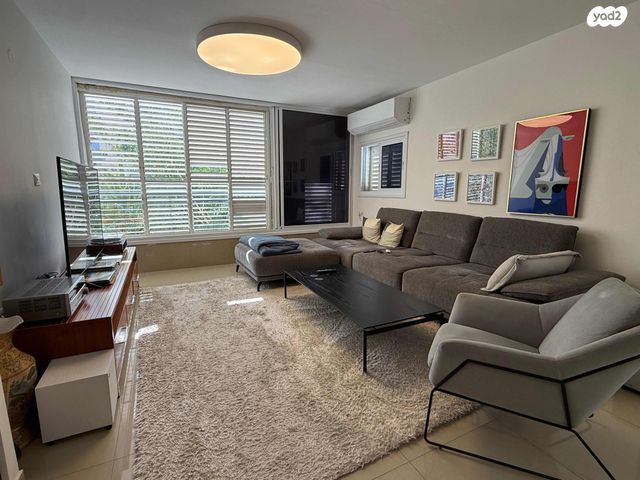 הגוש הגדול, רמת אביב החדשה, נופי ים