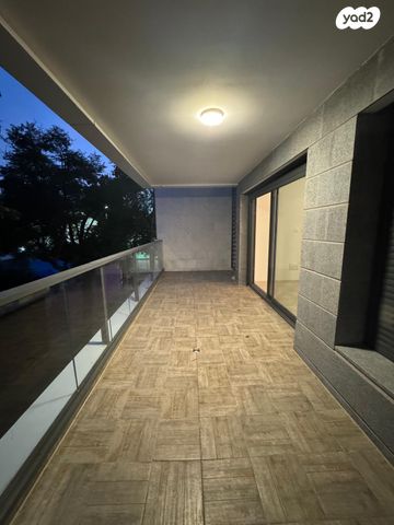 דירה, הר מירון, נווה ישראל, הרצליה