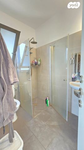 דירה, אלברט איינשטיין, פסגות אפק, ראש העין