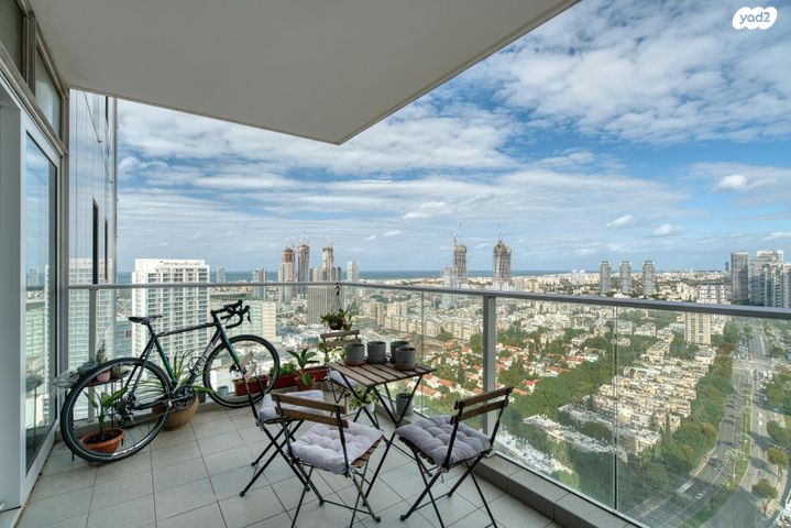 דירה, דרך מנחם בגין 144, מונטיפיורי, הרכבת, תל אביב יפו