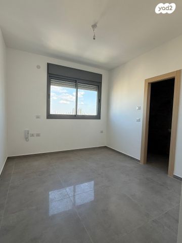 דירה, יעקב פיכמן, קרית אילון, חולון