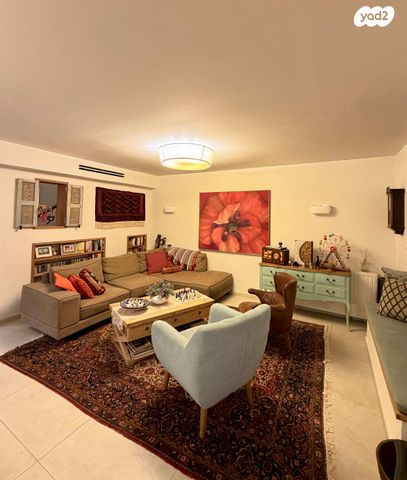 דו משפחתי, לבונה, הר כתרון, צור הדסה