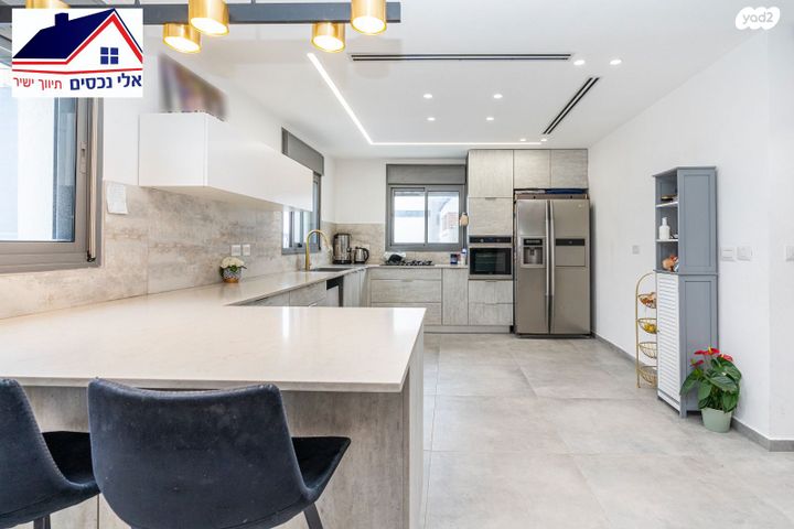 גג/ פנטהאוז, הקהילה, בצוותא, חריש