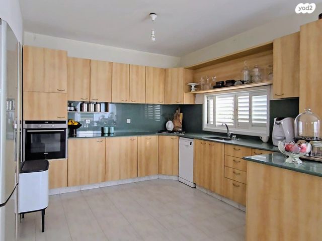 דירה, קדימה צורן