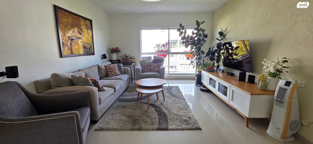 דירה, האשל, דובדבן הכפר, כפר סבא