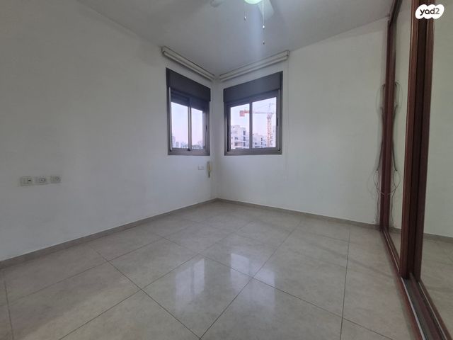 דירה, נחל שניר, עבר הירדן, קרית אונו