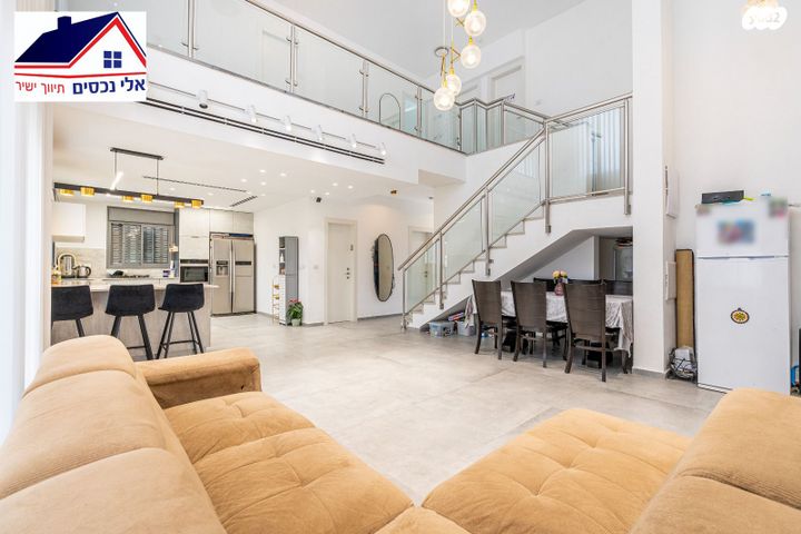 גג/ פנטהאוז, הקהילה, בצוותא, חריש