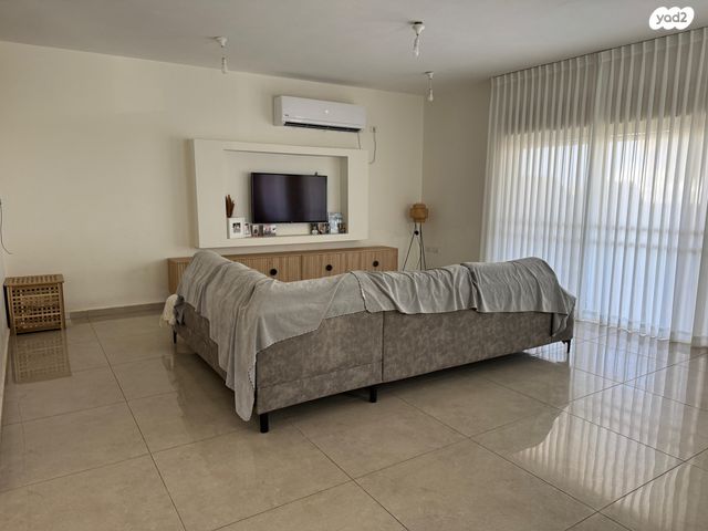 דו משפחתי, קדימה, גבעת אולגה, חדרה