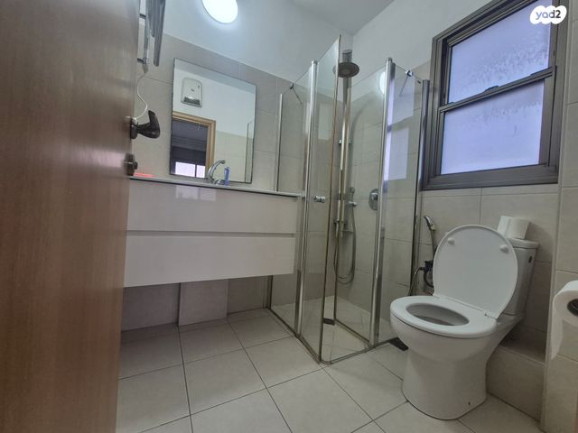 דירה, נחל שניר, עבר הירדן, קרית אונו