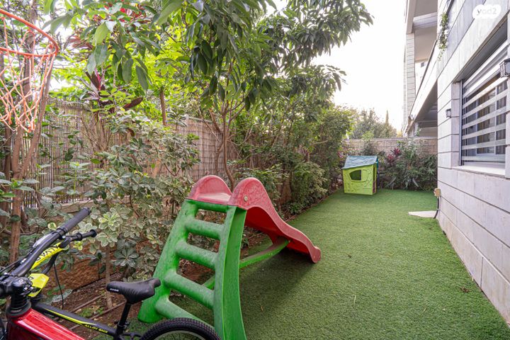 דירת גן, שלמה וחיה אנגל, כפר סבא הירוקה, כפר סבא