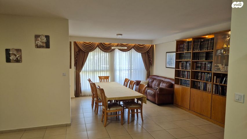 דירה, הרב מכלוף יאנה, נתניה