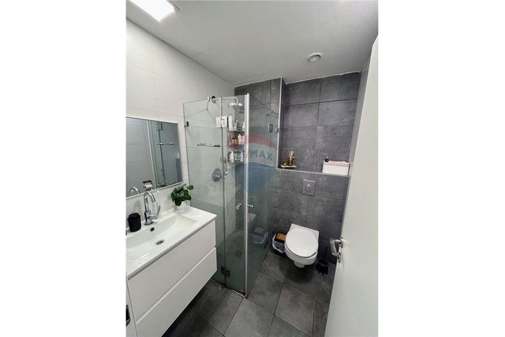 דירה, דרך מנחם בגין 144, מונטיפיורי, הרכבת, תל אביב יפו