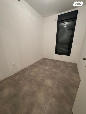 דירה, הר מירון, נווה ישראל, הרצליה