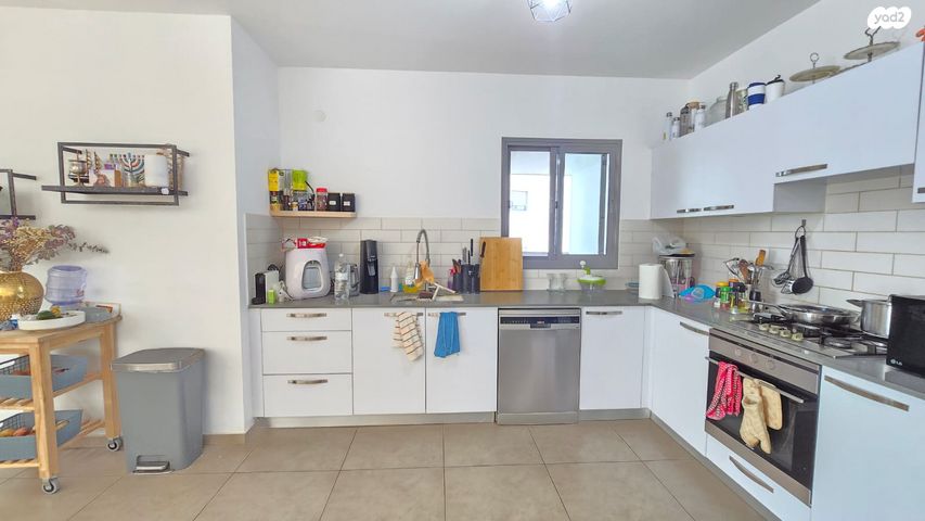 דירה, אלברט איינשטיין, פסגות אפק, ראש העין