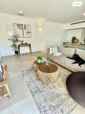 דירת גן, הדרים / כ"א, שוהם