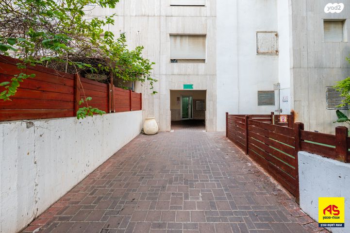 דירה, אשכולית, נווה פרדסים, פרדס חנה כרכור