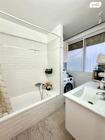 דירה, סוקולוב 27, מרכז העיר, קרית אתא