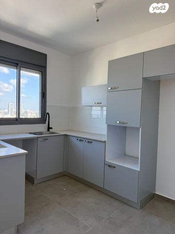 דירה, יעקב פיכמן, קרית אילון, חולון