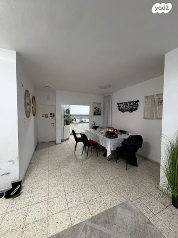 דירה, אבן עזרא, נאות רחל, חולון