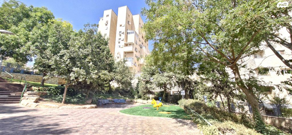 דירה, מזל גדי, פסגת זאב, ירושלים