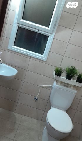 דירה, האיילות, אגן האיילות, גבעת זאב