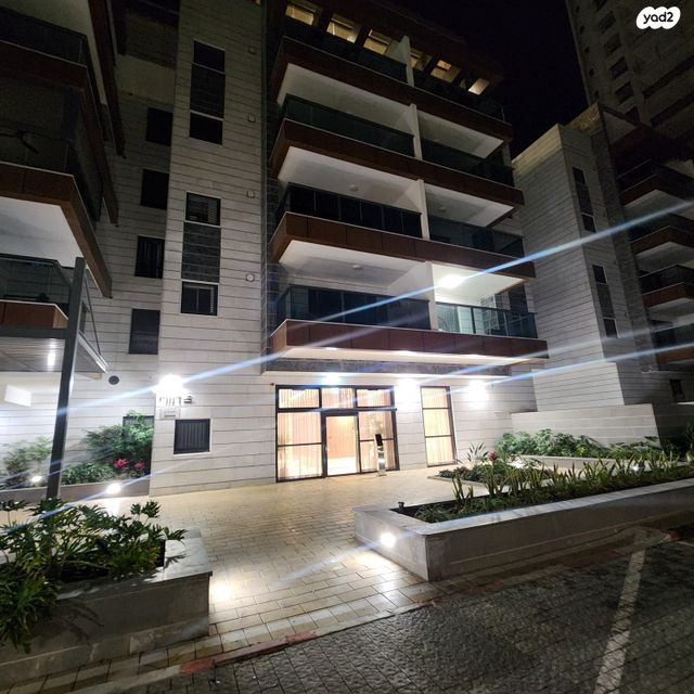 הרב שאולי 19