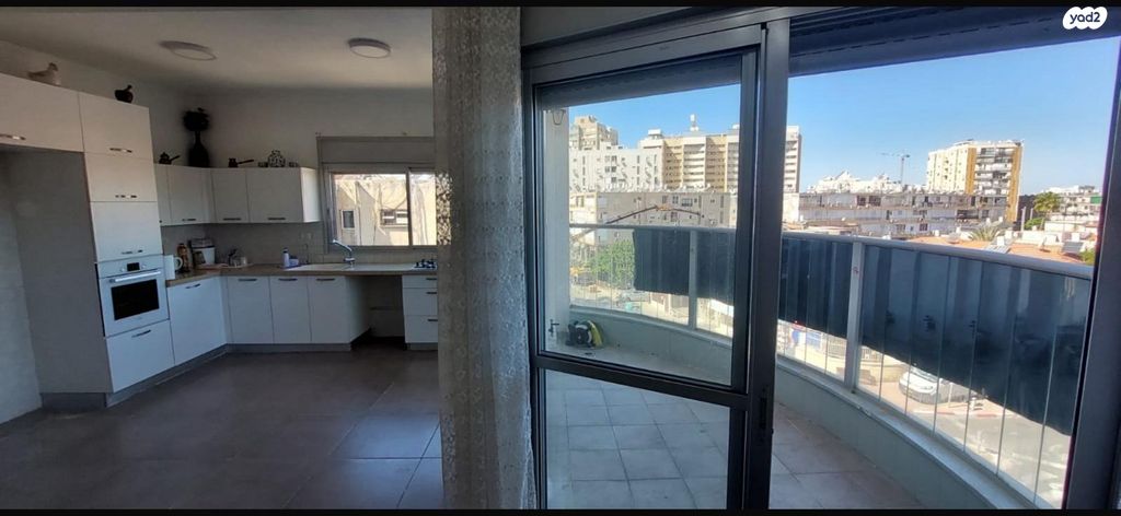 דירה, דניאל, לב העיר, בת ים