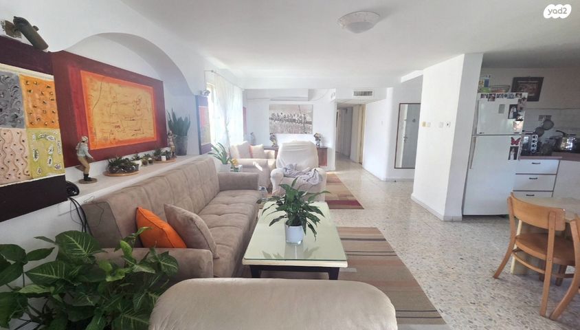 דירת גן, שלום פינקלשטיין, סלע, רחובות