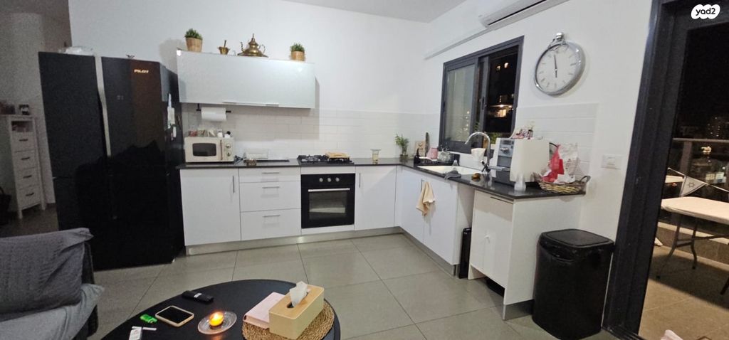 דירה, אורנה פורת, הרקפות, ראשון לציון