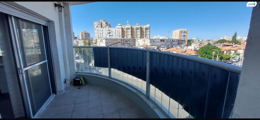 דירה, דניאל, לב העיר, בת ים