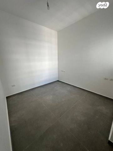 דירה, סוקולוב, בת ים