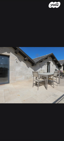 דו משפחתי, גבעת זאב