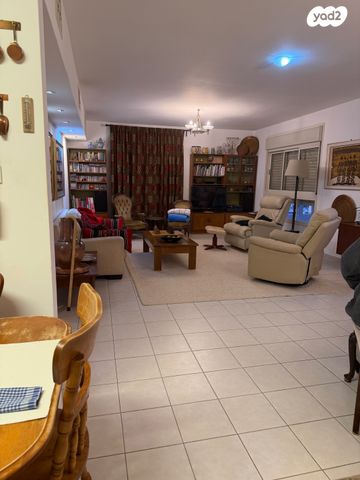 דירה, הדר, ב' / צפון מערב העיר, רחובות