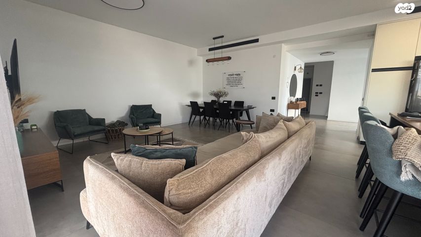 דו משפחתי, פרדס חנה כרכור