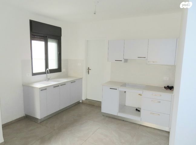 דירת גן, אלון, החורש, חריש