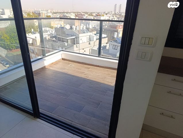 גג/ פנטהאוז, החשמונאים, גרין ועם, חולון