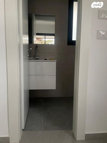 דירה, ביאליק, מרכז, קרית עבודה, חולון