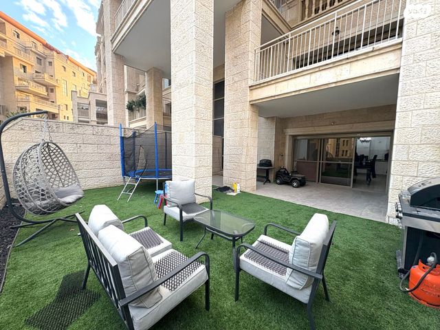 שדרות הנשיא השישי 